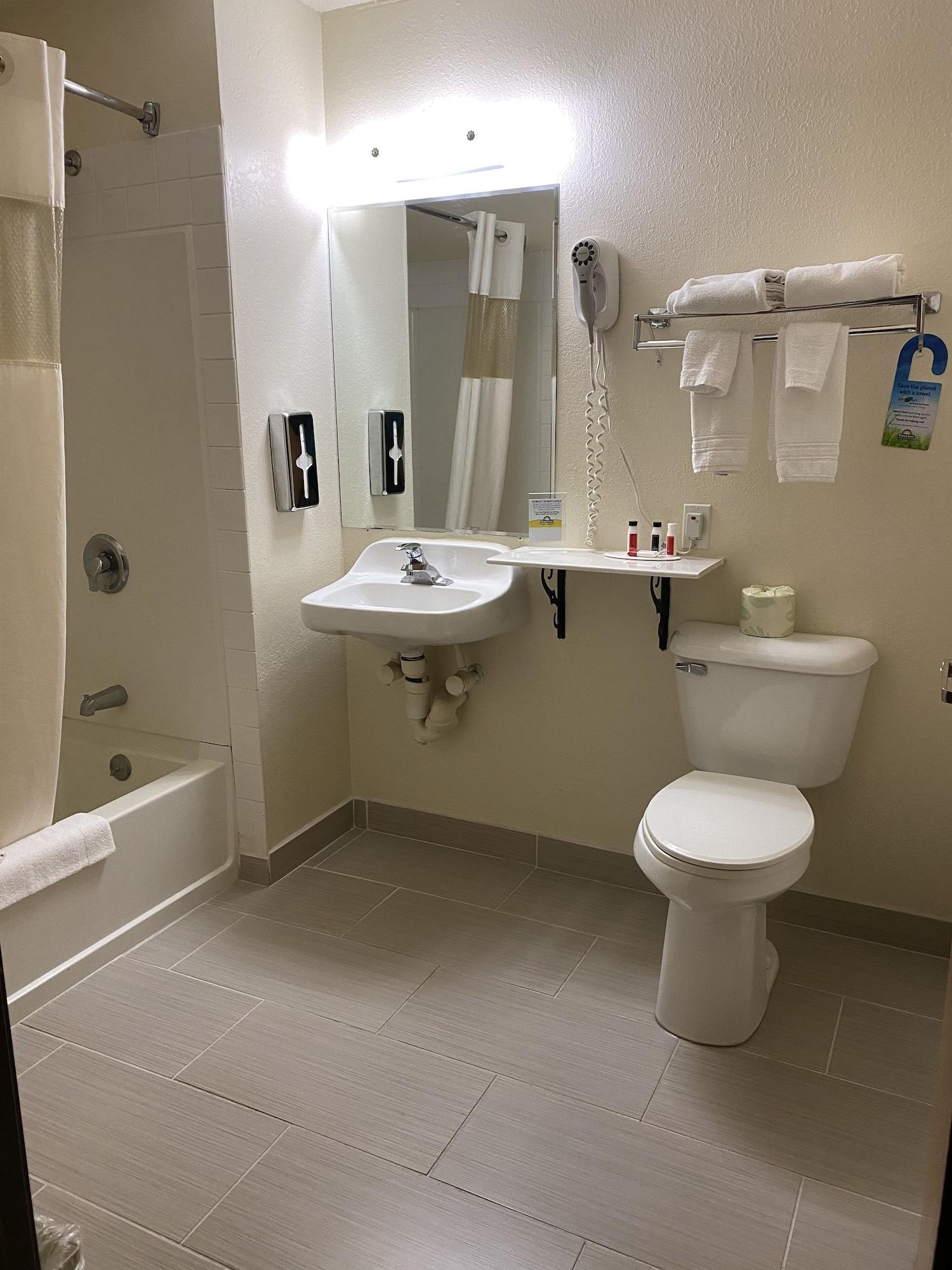 Days By Wyndham Hotel Morton